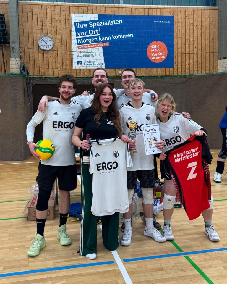 Volleyballer räumen ab: Zwei Turniersiege in Folge!